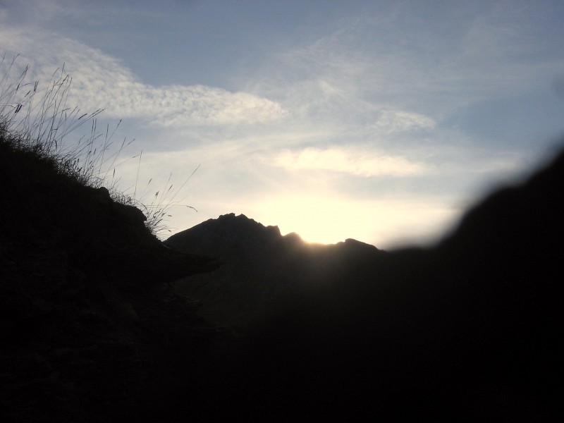 #3 Queyras.Tour du Pain de Sucre : Cabane des douanes (2045m), mon ami tant attendu arrive (et il le restera toute la journée. Merci!) Queyras.Tour du Pain de Sucre : Cabane des douanes (2045m), mon ami tant attendu arrive (et il le restera toute la journée. Merci!)