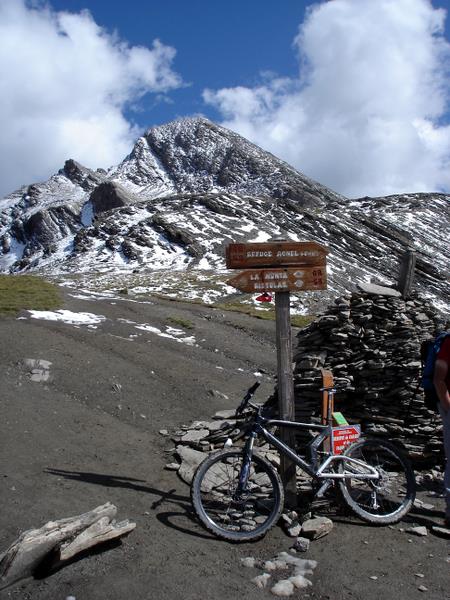 #5 Au Col Vieux : Col Vieux et Pain de Sucre Au Col Vieux : Col Vieux et Pain de Sucre