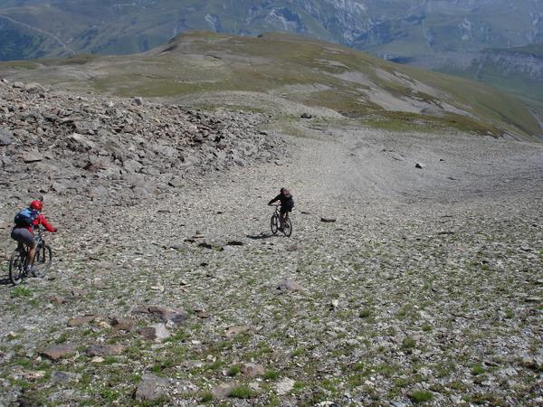 Descente sous la Cime : Free ride dans les pierriers sous le sommet