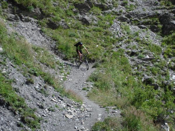 Enfin une épingle : Vincent dans une (trop rares à son goût) épingle sous la cascade de Ferrand