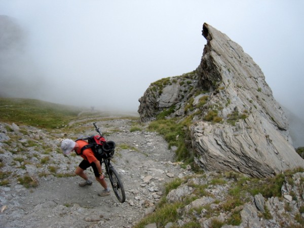 #11 Col de St Véran : La longue remontée au col de St Véran, pour éviter l Col de St Véran : La longue remontée au col de St Véran, pour éviter l'infernal col Agnel