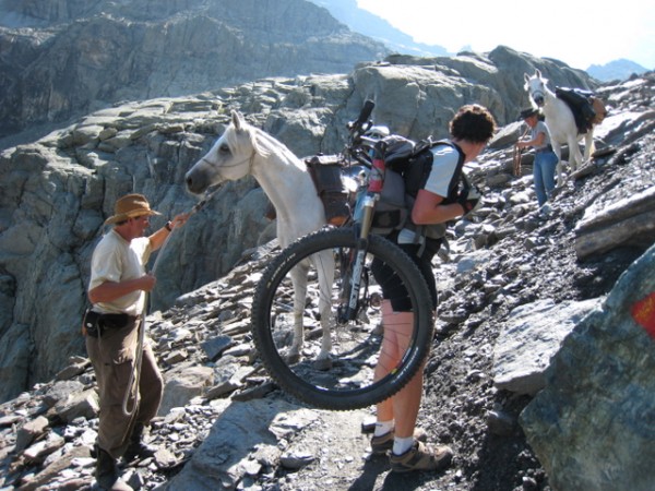 #3 Col Valante : A chacun sa monture ! On croise difficilement ! Col Valante : A chacun sa monture ! On croise difficilement !