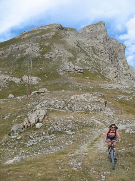 #2 Col de Fours : Skratt en fini sur le vélo avec ce col Col de Fours : Skratt en fini sur le vélo avec ce col