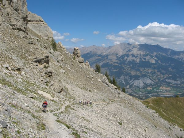 #6 Sous le Capeau de Gendarme : Pierrier rustique sous le Chapeau de Gendarme Sous le Capeau de Gendarme : Pierrier rustique sous le Chapeau de Gendarme