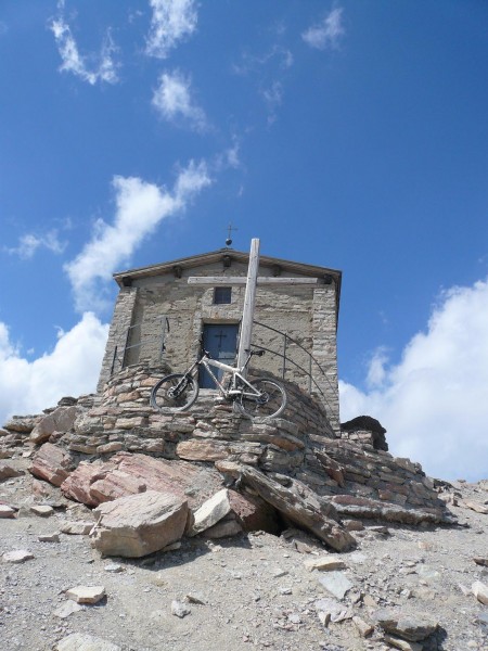 Il l'a porté! : Preuve que Marcus a porté son Lapierre qui pèse un âne mort à la chapelle du Mont Thabor...!