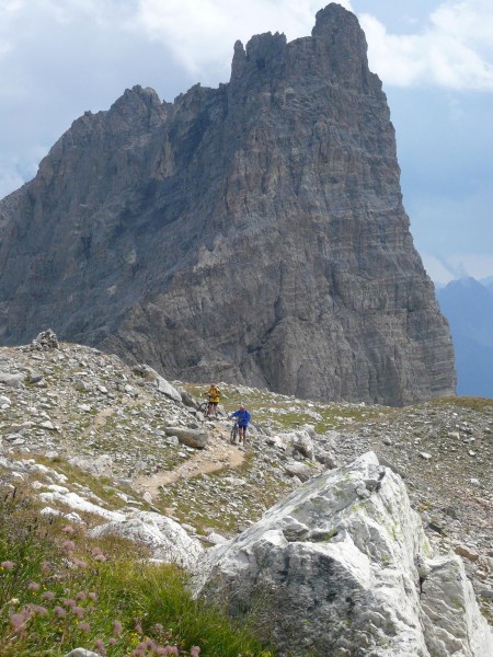 #4 On est peu de choses! : Passage au col des Méandes. On est peu de choses! : Passage au col des Méandes.
