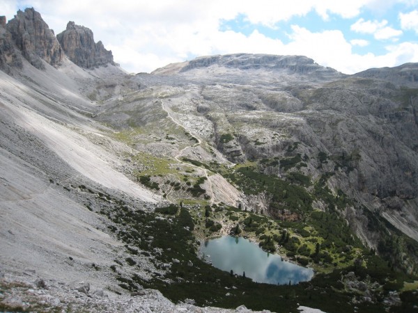 #5 Forca Di Lagazuoi : Au fond, le Col à atteindre Forca Di Lagazuoi : Au fond, le Col à atteindre