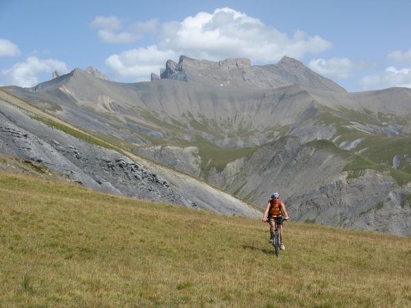 #9 Crête de Rachas : Arrivée au col avec l Crête de Rachas : Arrivée au col avec l'Aiguille du Goléon, les Aiguilles de la Saussaz et LES Aiguilles d'Arve