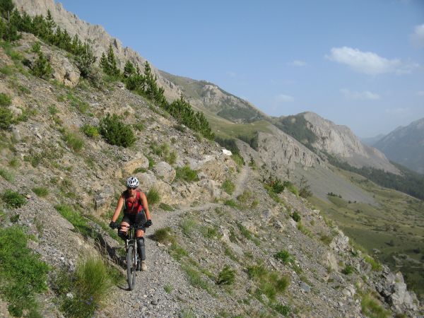 #12 Chemin du Roy : Superbe chemin en balcon parfois bien aérien Chemin du Roy : Superbe chemin en balcon parfois bien aérien