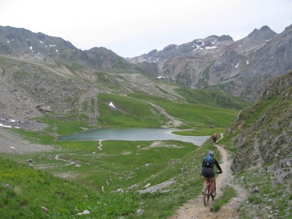 Lac des Cerces : Descente sur le lac des Cerces