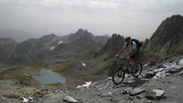 Lac du Presset : Très belle vue au col du grand Fond