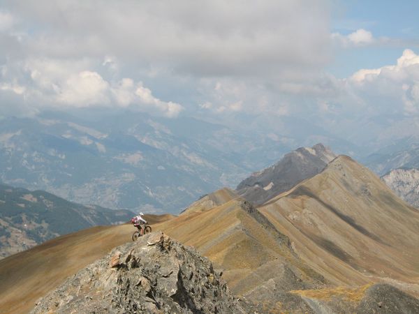 #10 Crêtes de Vars au fond : C Crêtes de Vars au fond : C'est parti pour la descente !