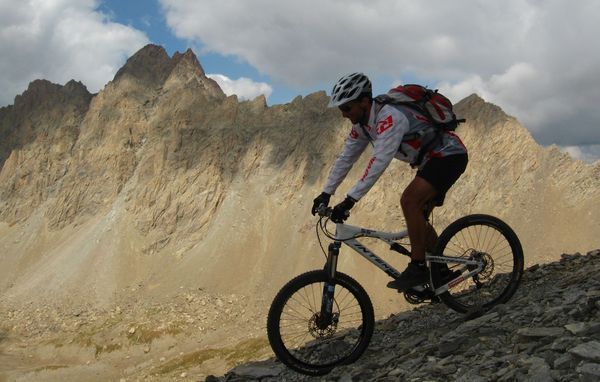 Sanfroic : Au fond, les Aiguilles de Chambeyron