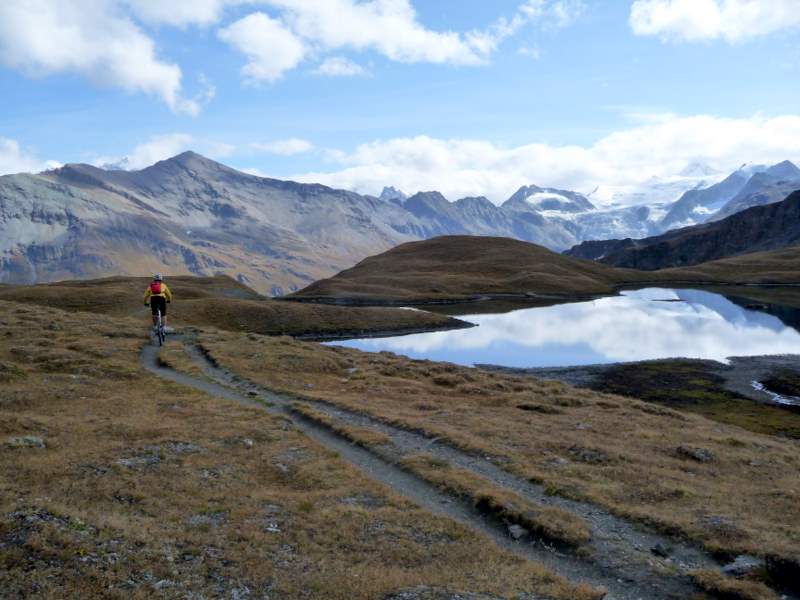 Col de Torrent : Descente sur le lac de Moiry