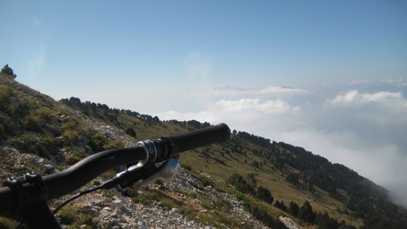 #1 Là-haut : Au-dessus des nuages... Là-haut : Au-dessus des nuages...