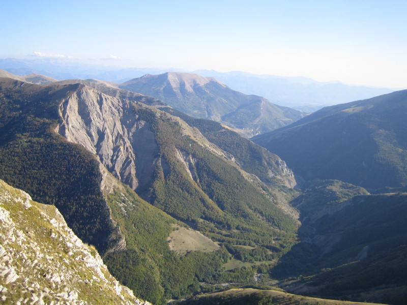 #4 Vallée du petit Buech : et village de Rabou au fond Vallée du petit Buech : et village de Rabou au fond