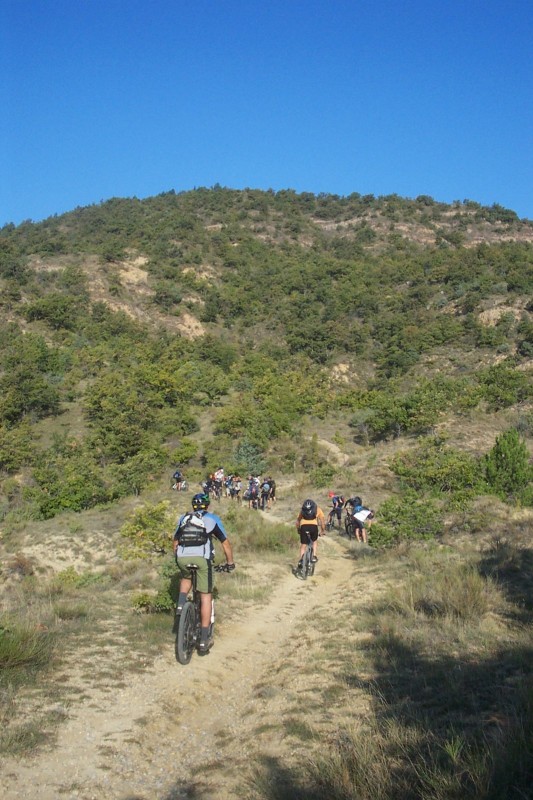 #23 Première montée sur sentier : La notion de roulage difficile prend toute sa dimension ici ! Première montée sur sentier : La notion de roulage difficile prend toute sa dimension ici !