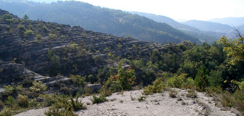 Terres noires : Les ouriens perdus dans les strates et sur la crête