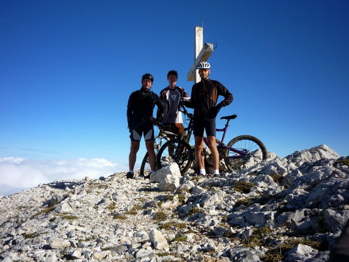 Trio du haut : Bien content mais déjà la tête concentrée sur la descente