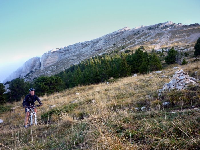 #7 Même que cela roule ! : Si si si, on peut rouler sur Chamechaude. Suffit de s Même que cela roule ! : Si si si, on peut rouler sur Chamechaude. Suffit de s'en donner la peine. Hein Slyeb ? ;-)