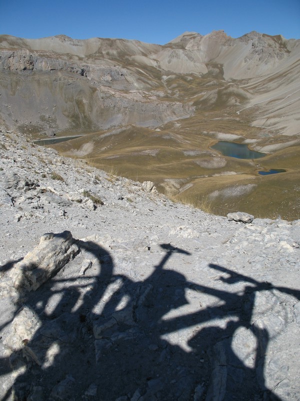 Les Lacs depuis le collet : Escur et Ascension (à gauche)