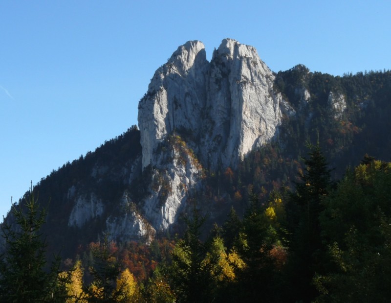 #4 Les Trois Pucelles : avec toujours ces couleurs d Les Trois Pucelles : avec toujours ces couleurs d'automne.