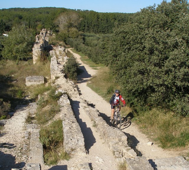 #3 L L'aqueduc : est encore assez bien conservé