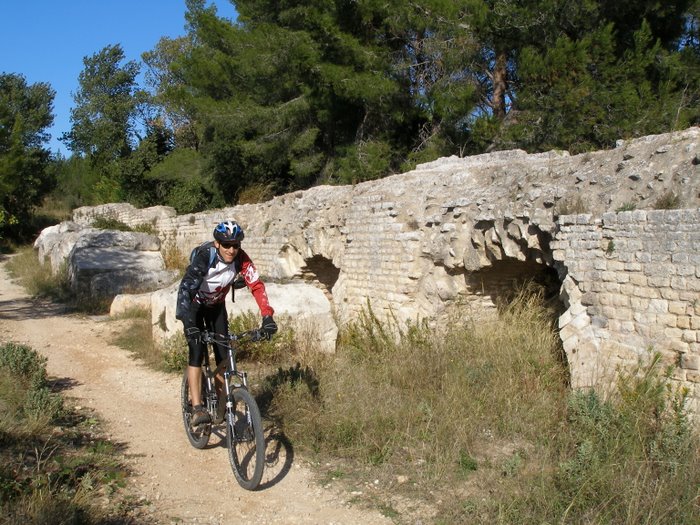 #2 Tourisme encore : du coté de l Tourisme encore : du coté de l'aqueduc romain
