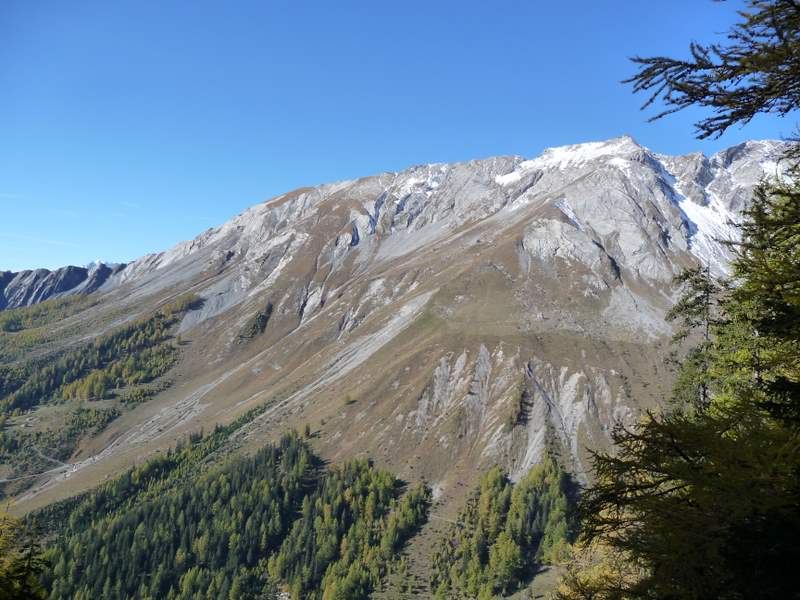 #3 Crêta Besse : La belle face SE de Crêta Besse (1200m. à 35-40°). A consommer à ski plutôt qu Crêta Besse : La belle face SE de Crêta Besse (1200m. à 35-40°). A consommer à ski plutôt qu'à vélo