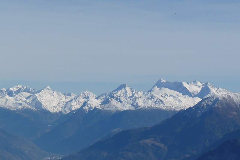 #5 Simplon : Les sommets au dessus du Simplon un peu enneigés par les retours d Simplon : Les sommets au dessus du Simplon un peu enneigés par les retours d'Est.