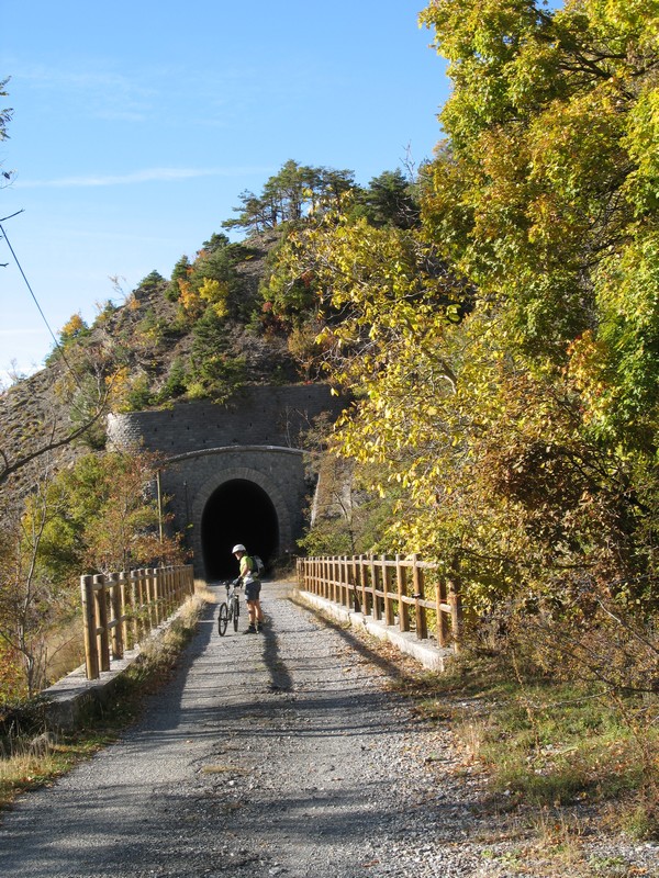 #12 Premier tunnel : pour le fun nous n Premier tunnel : pour le fun nous n'avons pas sortit les frontales