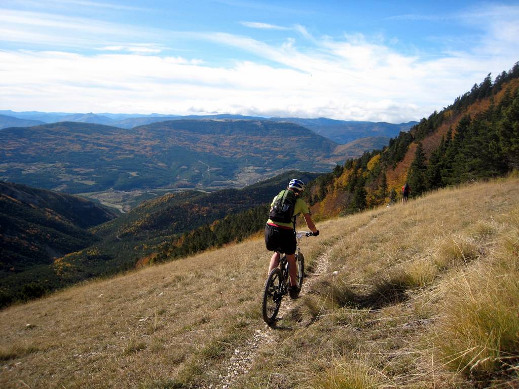 1ere descente toujours : AnneCé plonge dans la vallée