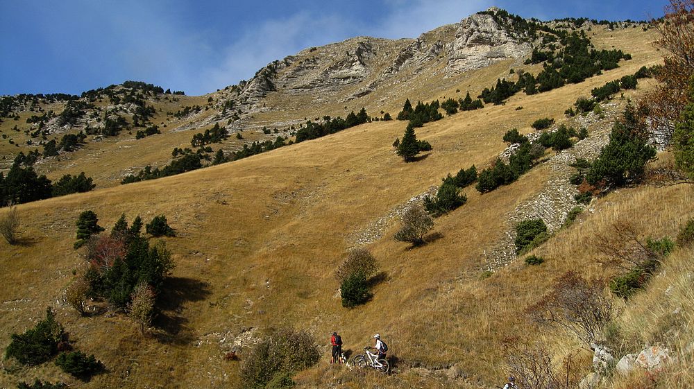 Montée sous Durbonas : Un peu de poussage et de portage !