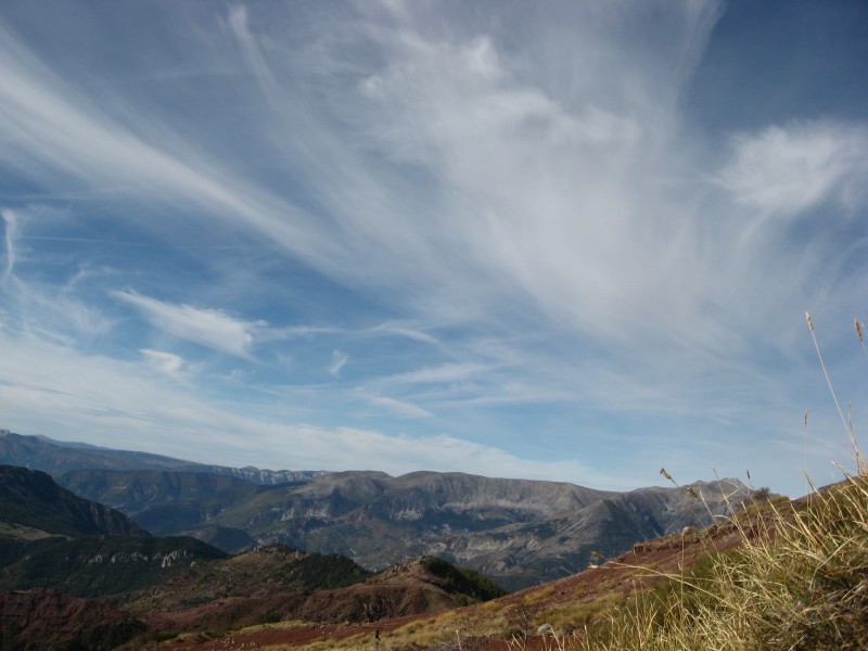 Vers le col du Sui : Le ciel s'active ..