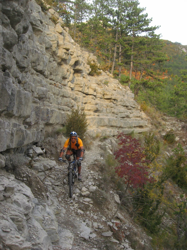 #1 Ravin de Pierre Grosse : Passage atypique dans ce secteur boisé Ravin de Pierre Grosse : Passage atypique dans ce secteur boisé