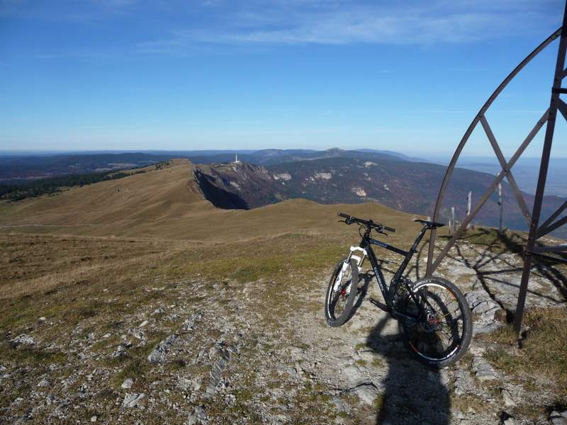 Colomby de Gex : Les crêtes du Jura vers le N