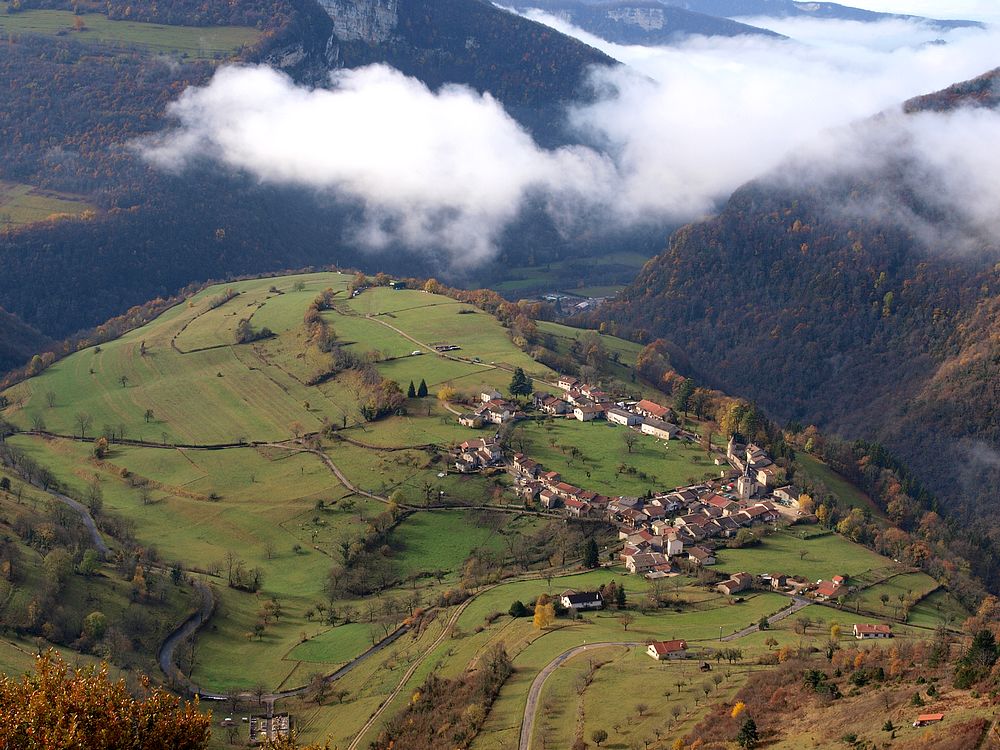 #3 Oncieu : depuis le sentier balcon Oncieu : depuis le sentier balcon