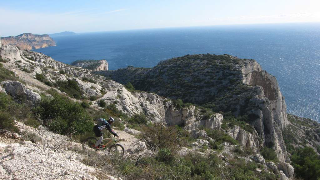 Cap Gros : Avant de replonger vers la calanque de l'Oule