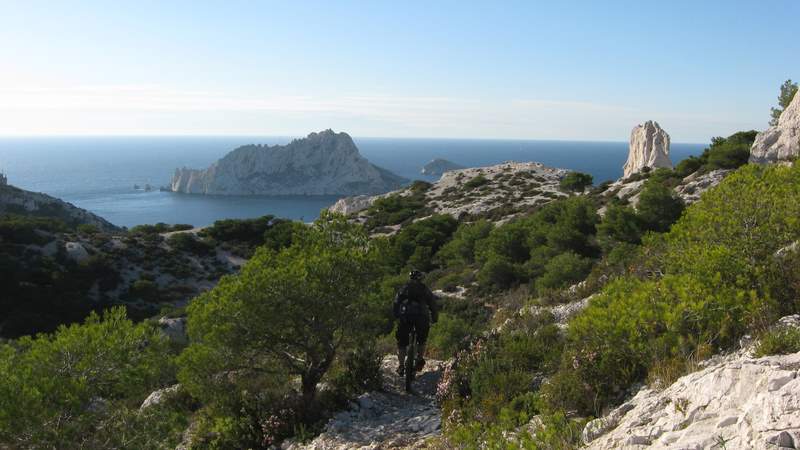 #7 Callelongue : Arrivée sur Callelongue, vue sur l Callelongue : Arrivée sur Callelongue, vue sur l'île Maire
