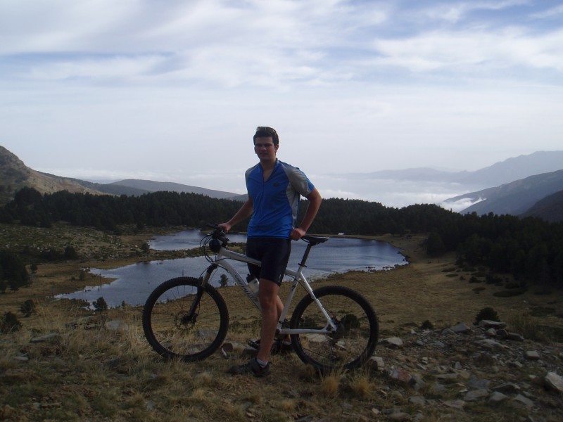 Moi au dessus du lac : Toujours les nuages derriere