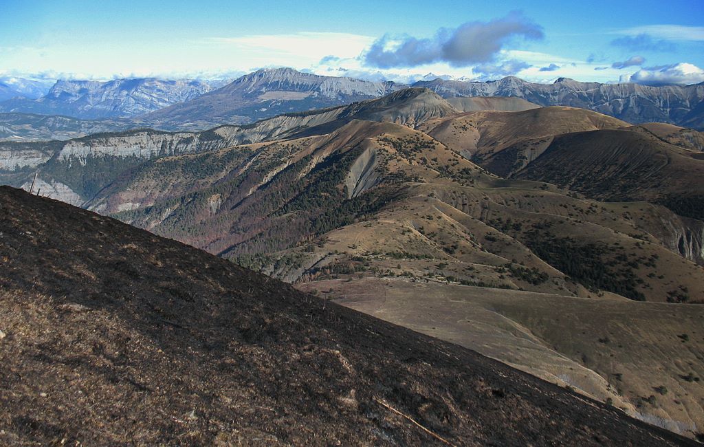 Le chemin parcouru : L'alpage sous le point 2031m (versant E) de la Crête du Clot du Fau a entièrement brulé...