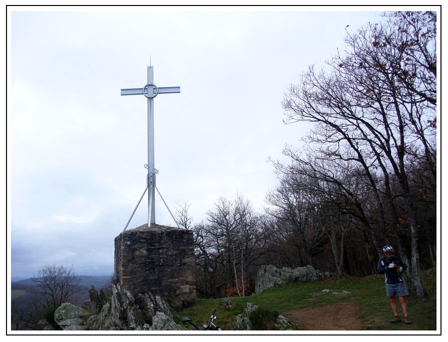 La Croix de Saint André : Pas de vue sur les Alpes aujourd'hui