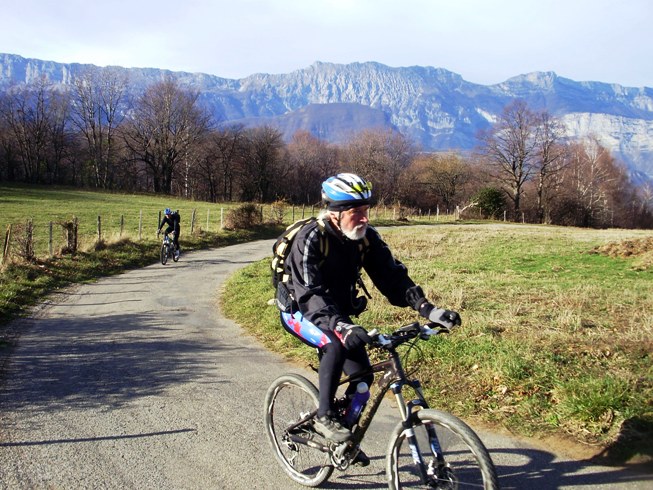 #3 route de Lachal : Allez allez, l route de Lachal : Allez allez, l'apéro va réchauffer!