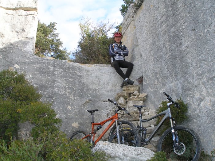 Ca se corse !!! : Il faut être deux pour faire passer les vélos