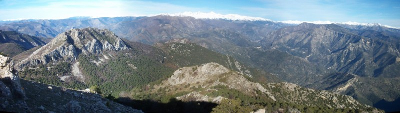 #12 Vue vers le Nord : Le Mercantour et ses premières neiges. Vue vers le Nord : Le Mercantour et ses premières neiges.
