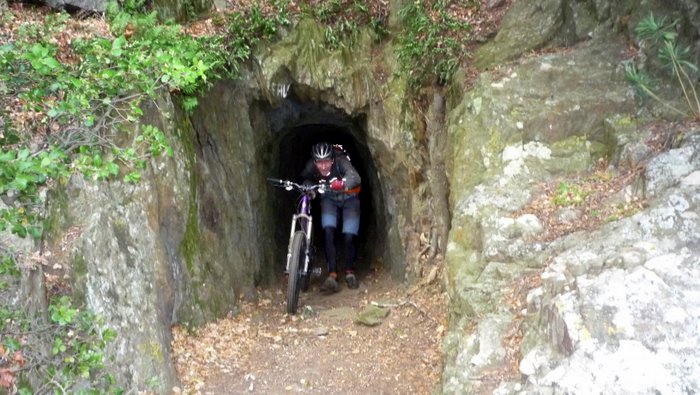 Sortie du tunnel : Et hop, maintenant c'est que du superbe ce chemin de l'eau !