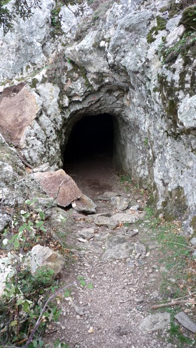 #8 Entrée du tunnel : Attention, il faut baisser la selle et la tête. Entrée du tunnel : Attention, il faut baisser la selle et la tête.