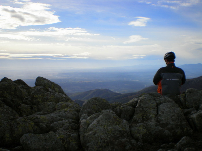 Contemplation sommitale : C'est bon et beau le sommet.