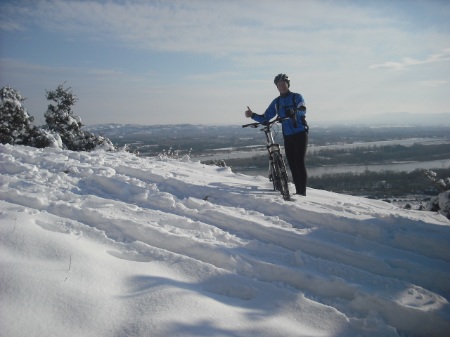 #2 au pied de l au pied de l'aiguille de st ro : les alpilles au loin