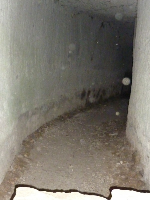 Tunnel romain : Déjà qu'il y fait noir, en plus il y a des virages !!!